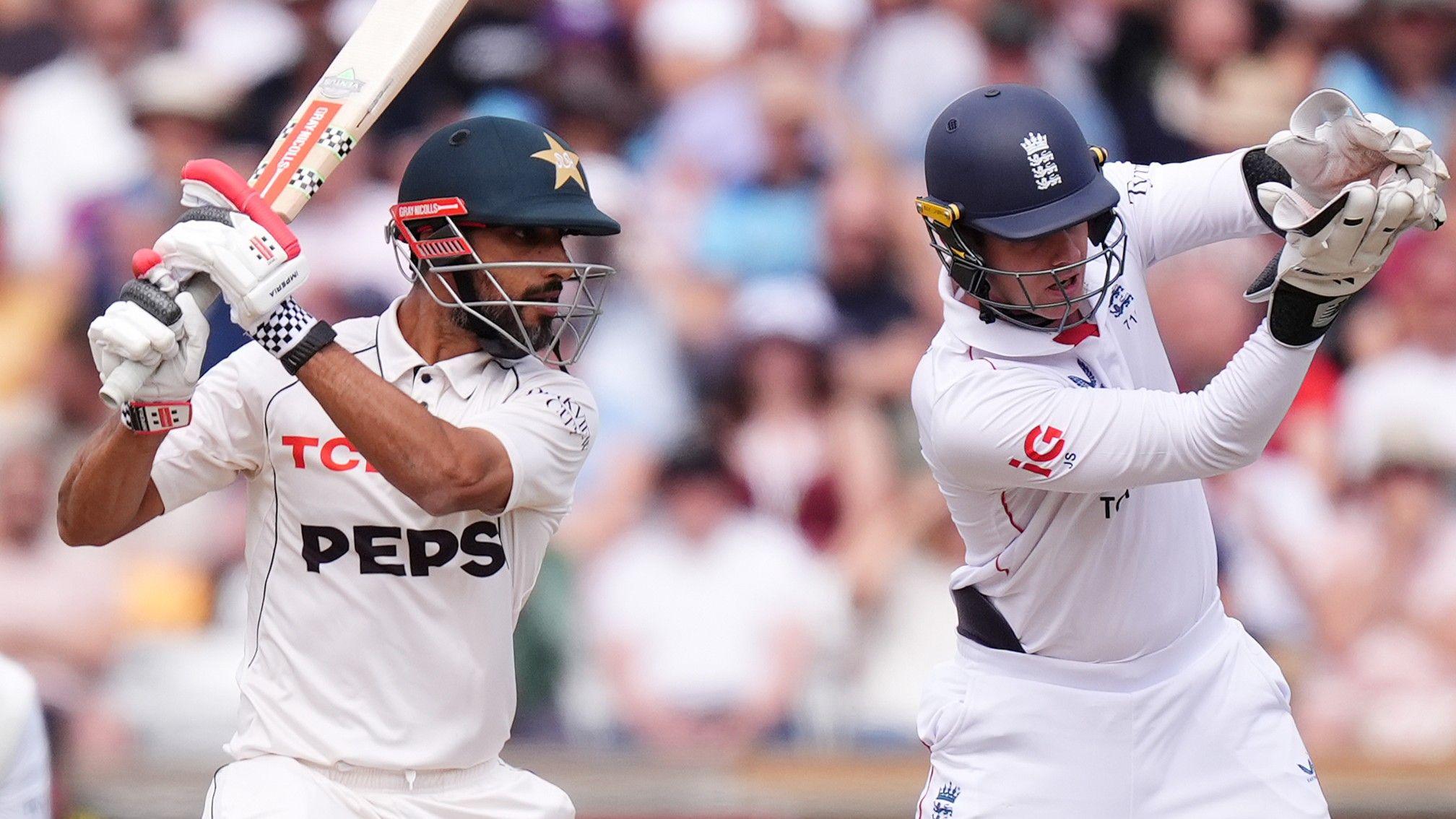 Pakistan lose third wicket as England strengthen grip on first Test