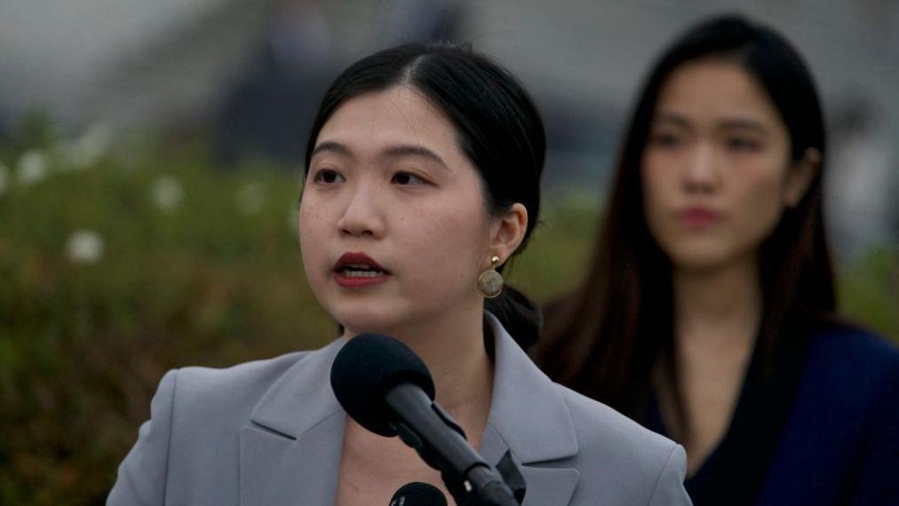 2024年11月19日，在華盛頓的香港民主委員會執行總監郭鳳儀在美國國會舉行記者會。