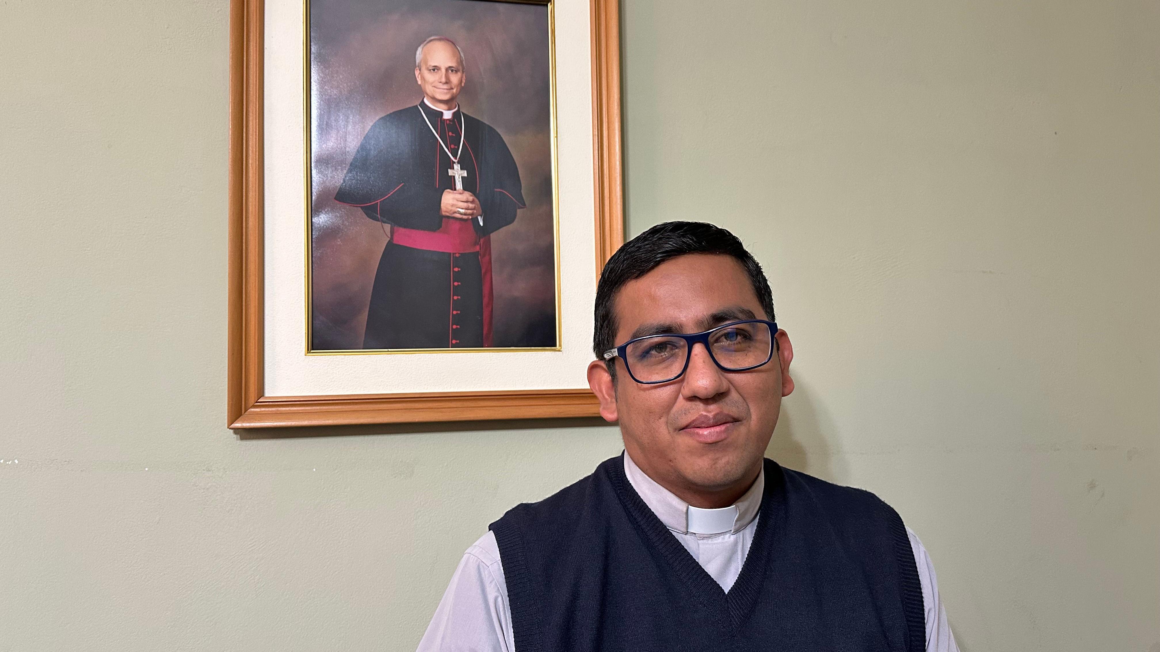 Párroco Carlos Huamán