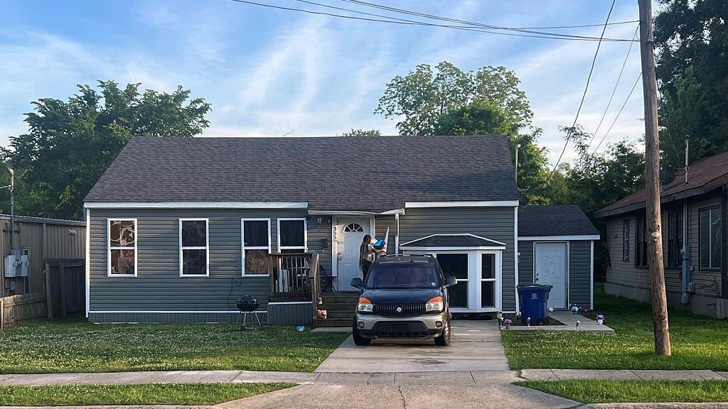 A imagem mostra a casa onde Elkins abriu fogo contra seus filhos.