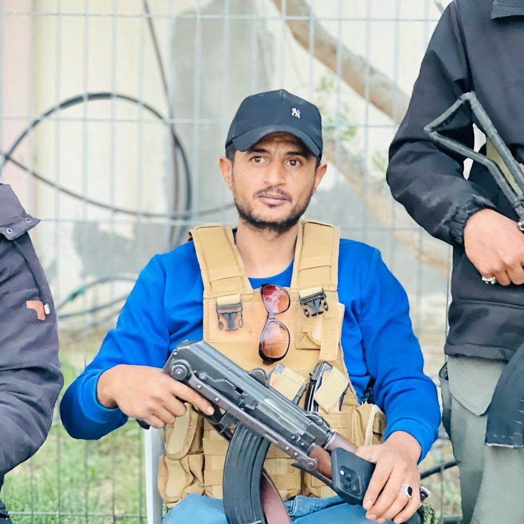 يقود ياسر أبو شباب مجموعة