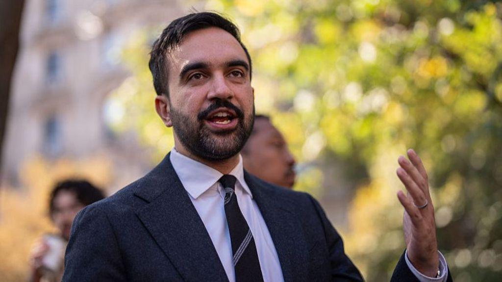 زهران ممدان في إحدى جولاته الانتخابية بمدينة نيويورك