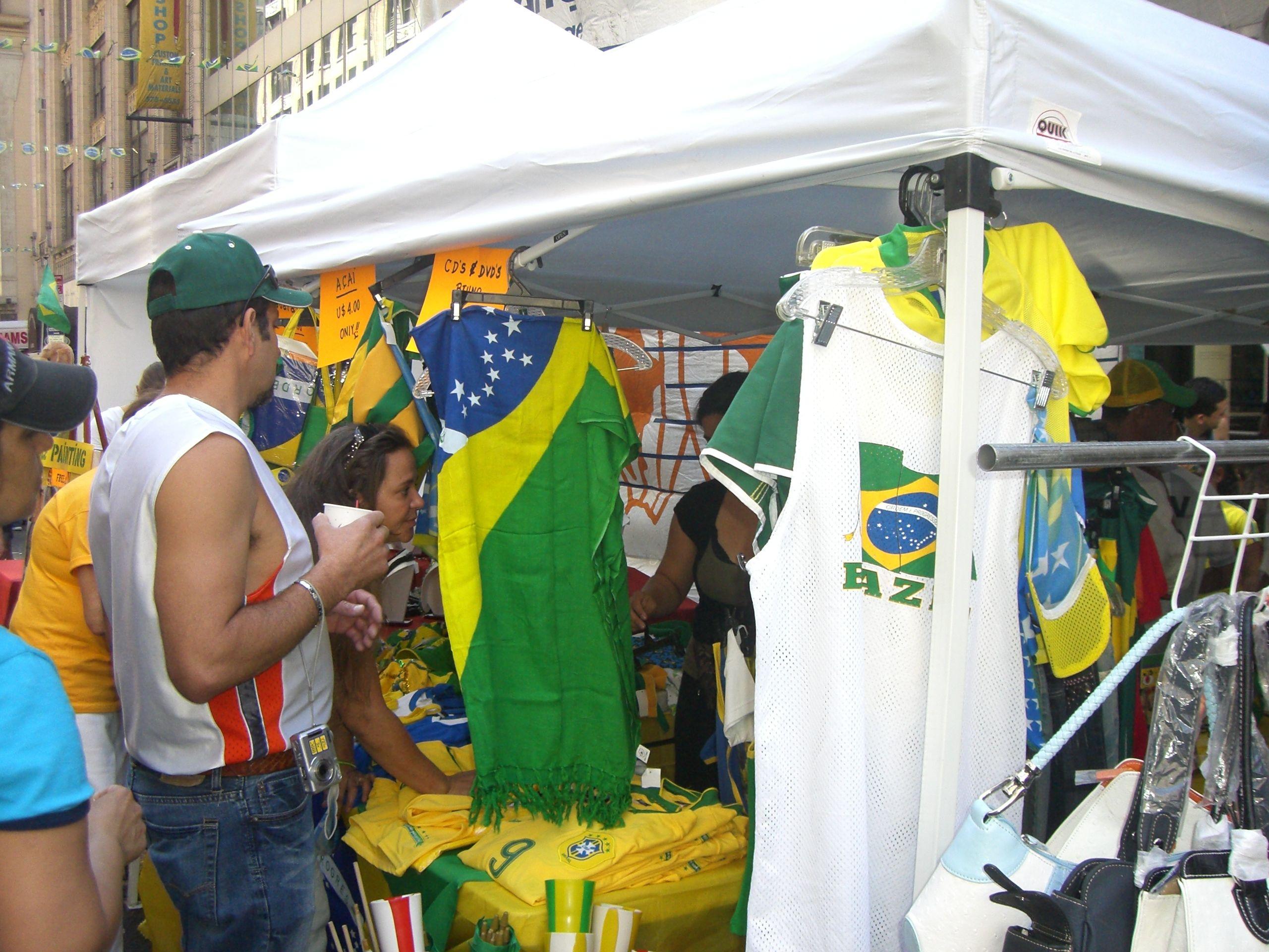 Feira de rua na '46th Street', ou, 'Little Brazil'