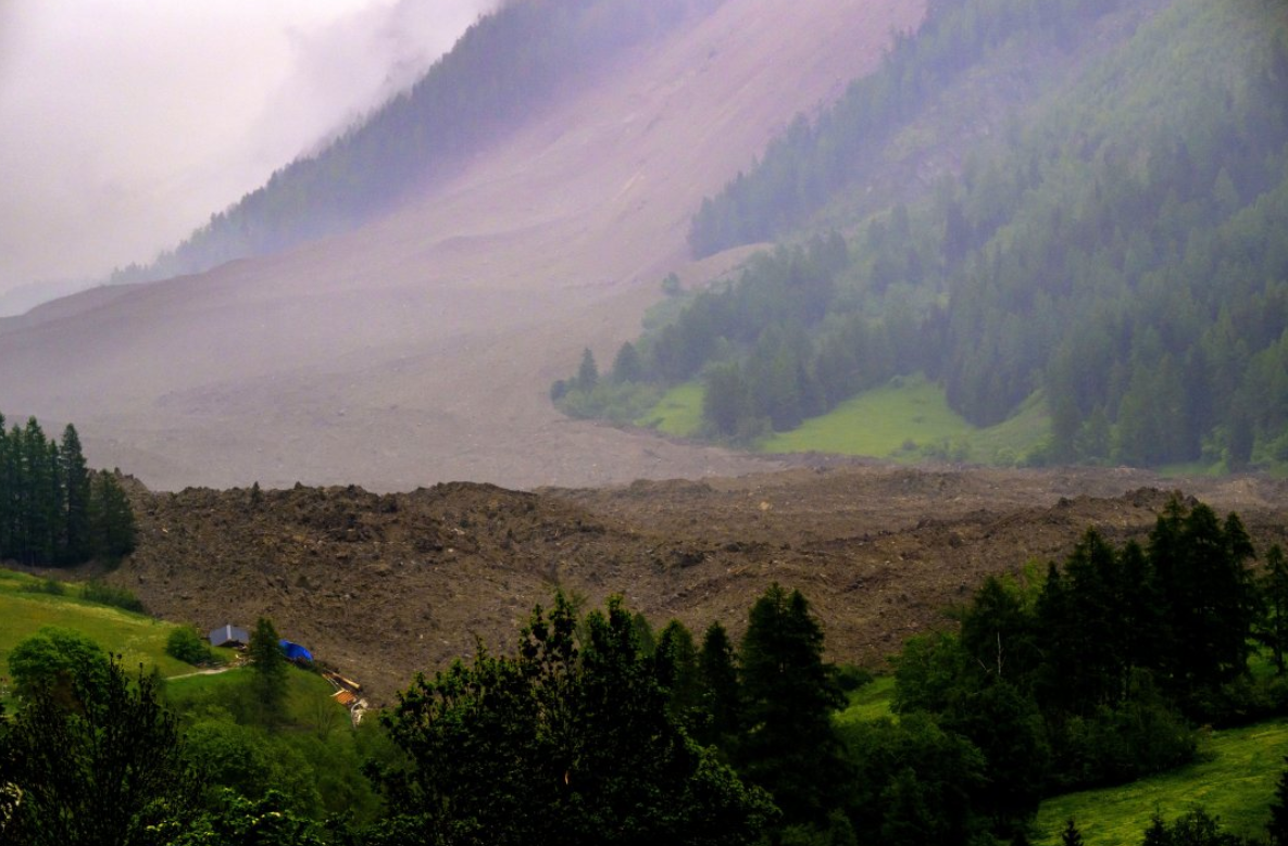 La avalancha se produjo en el valle en el que se encuentra Blatten.