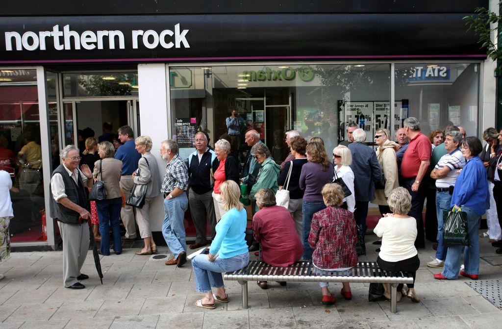 Filas no banco Northern Rock na Inglaterra