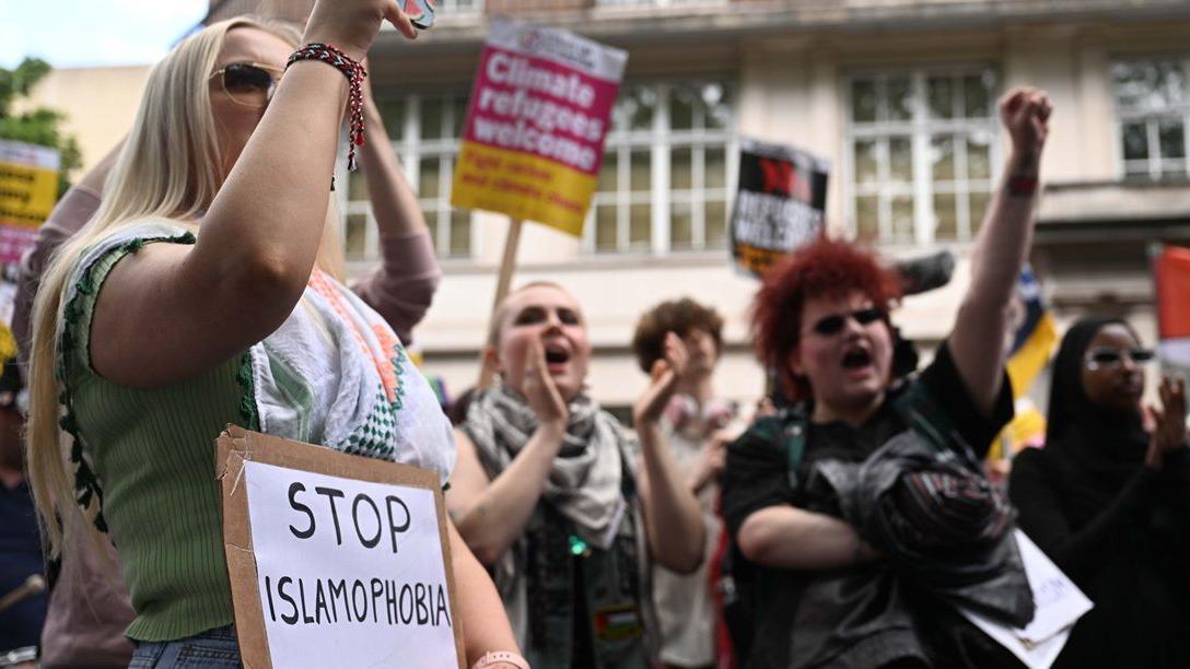 مسيرة ضد الإسلاموفوبيا في لندن 