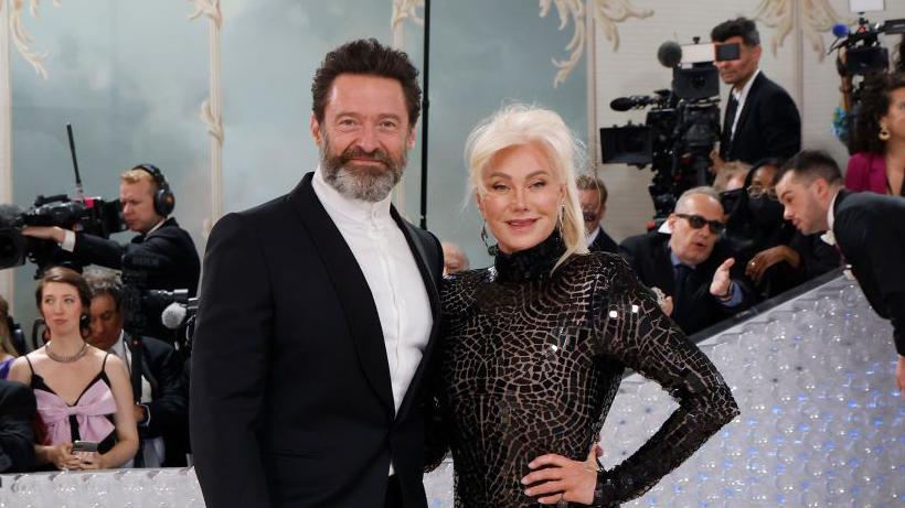 Hju Džekmen I Debora Li Frunes na Met Gala večeri 2023.