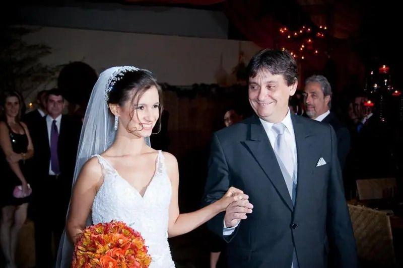 Renato Machado Cotta com a filha Bianca, uma das v&iacute;timas do acidente.