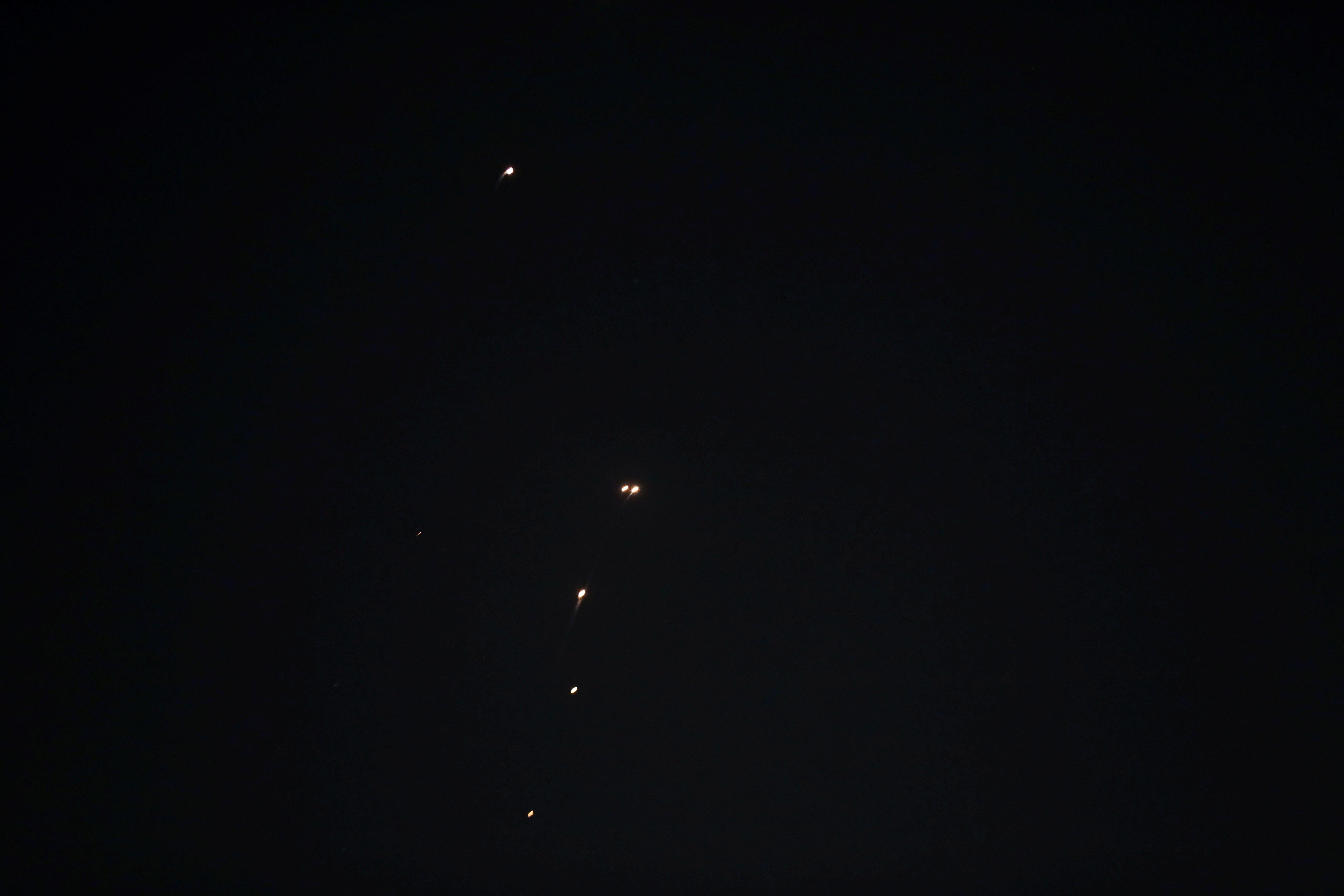 Cielo de Qatar con luces