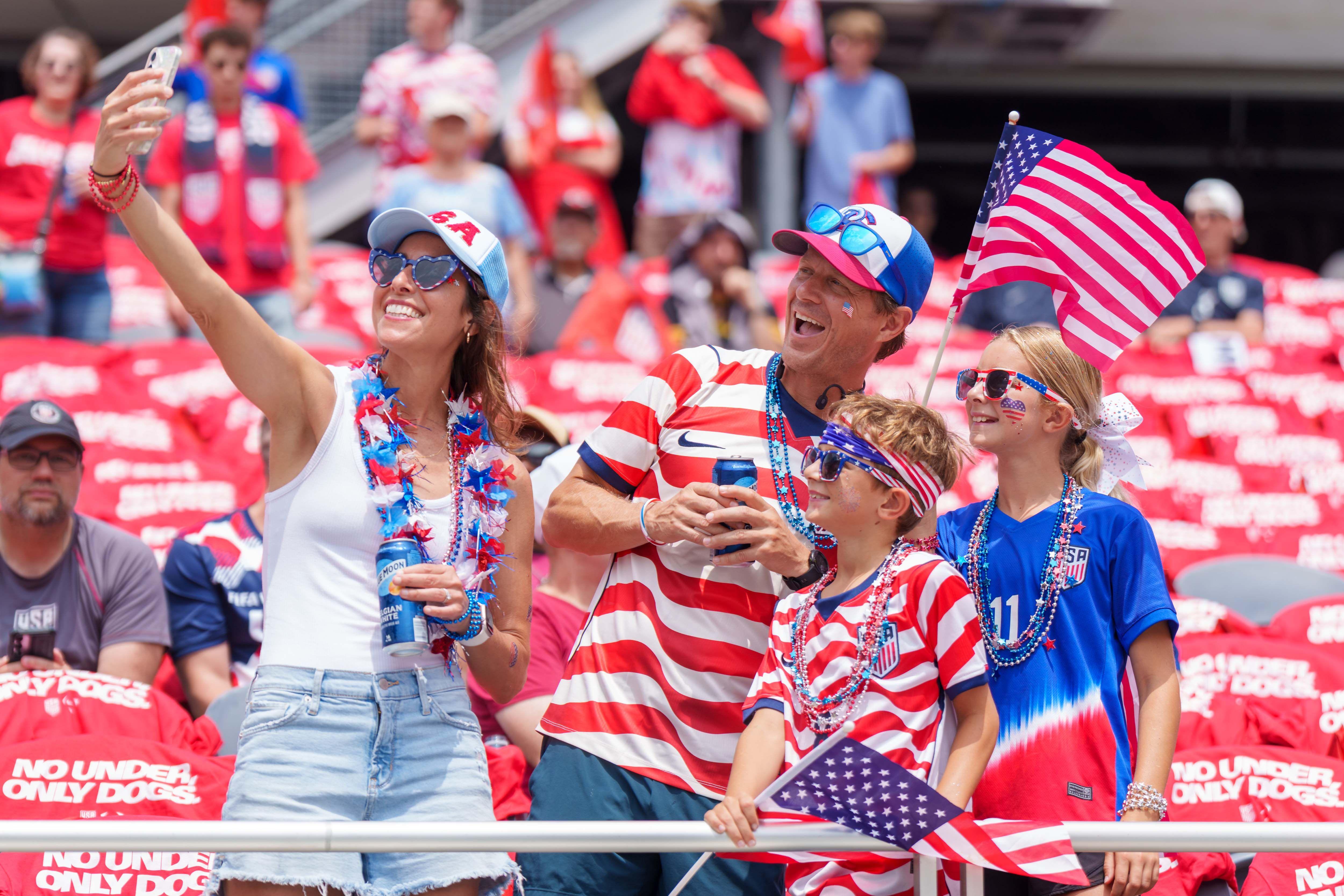 Svetsko prvenstvo 2026: Hoće li fudbal konačno 'slomiti Ameriku' ili će možda biti obrnuto 1 američki navijači pre početka Svetskog prvenstva
