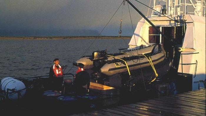 La armada chilena transporta los materiales de bob kull a la Patagonia