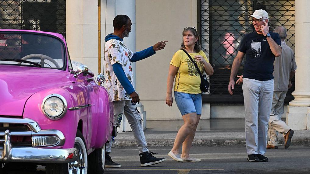 Turistas en el centro de La Habana.