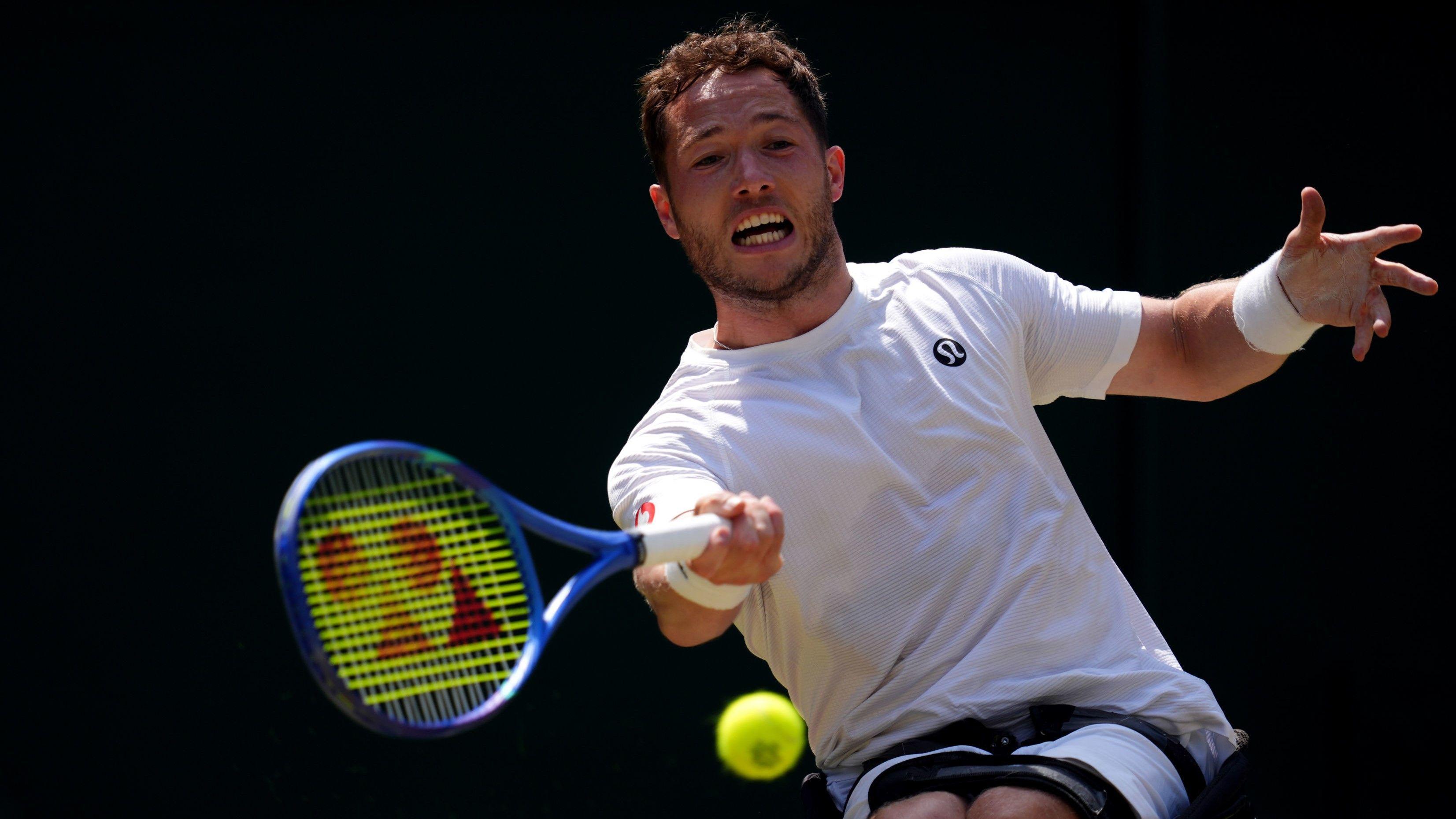 Wimbledon: Oda leads GBs Hewett in deciding set of final - watch & follow