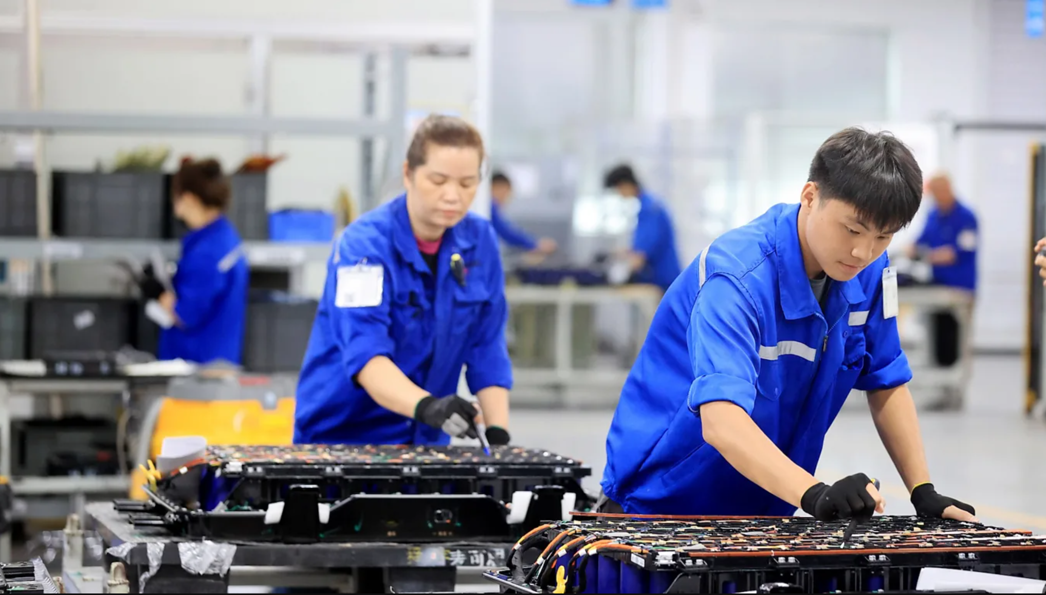 중국은 전 세계 리튬이온 배터리의 4분의 3 이상을 생산한다