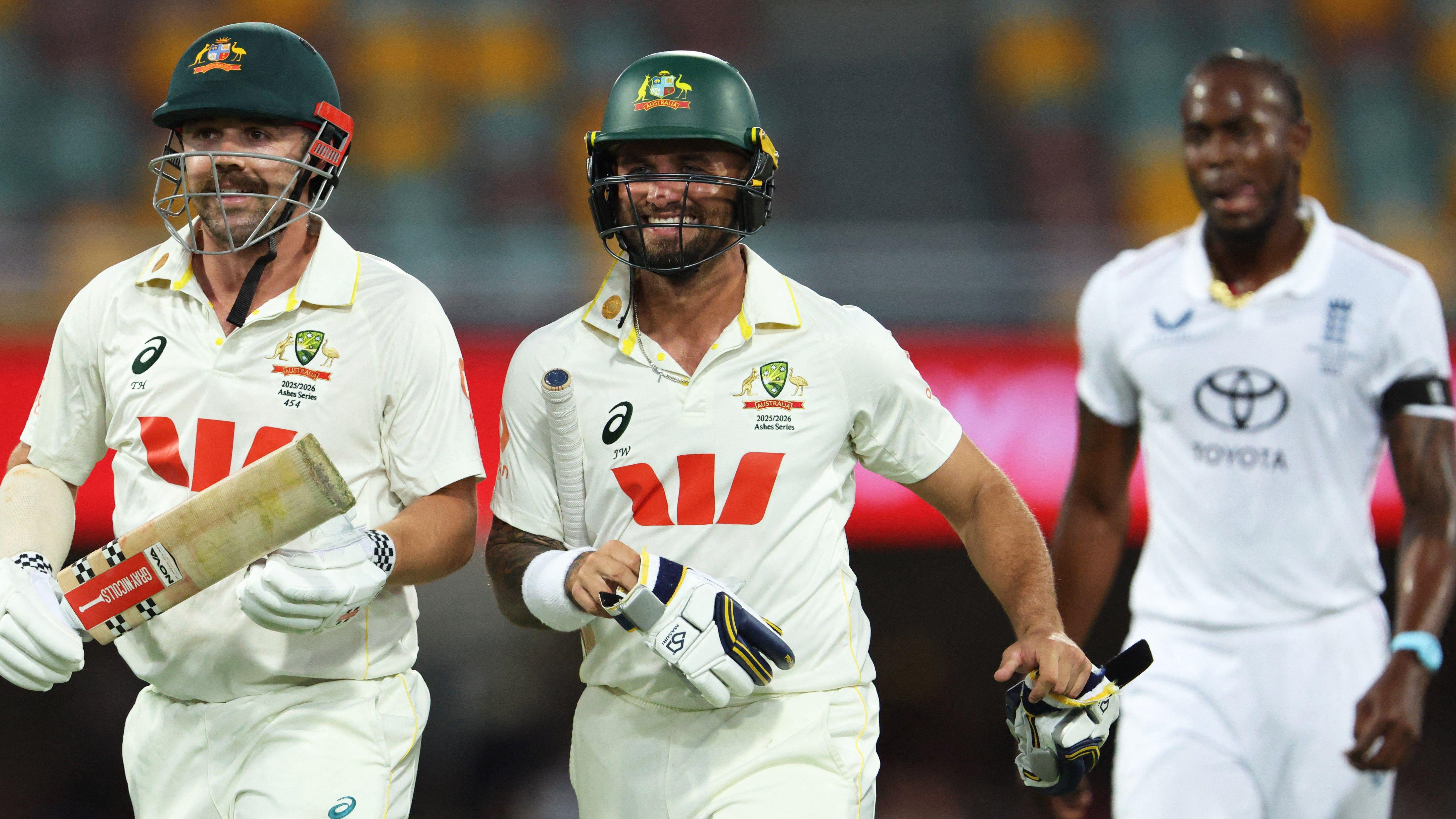 Australia close on emphatic victory over England to go 2-0 up in Ashes series
