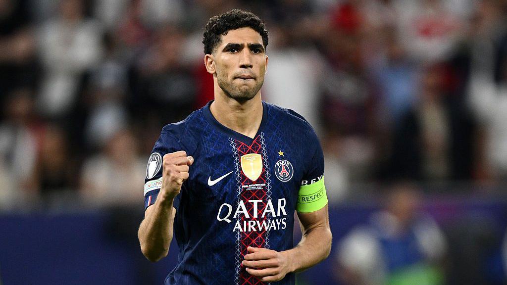 أشرف حكيمي.. أول لاعب عربي يعتلي عرش دوري أبطال أوروبا 3 مرات