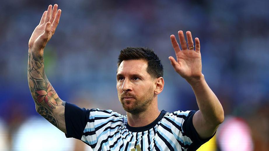Messi returns to Argentina side for Cape Verde tie in World Cup last 32