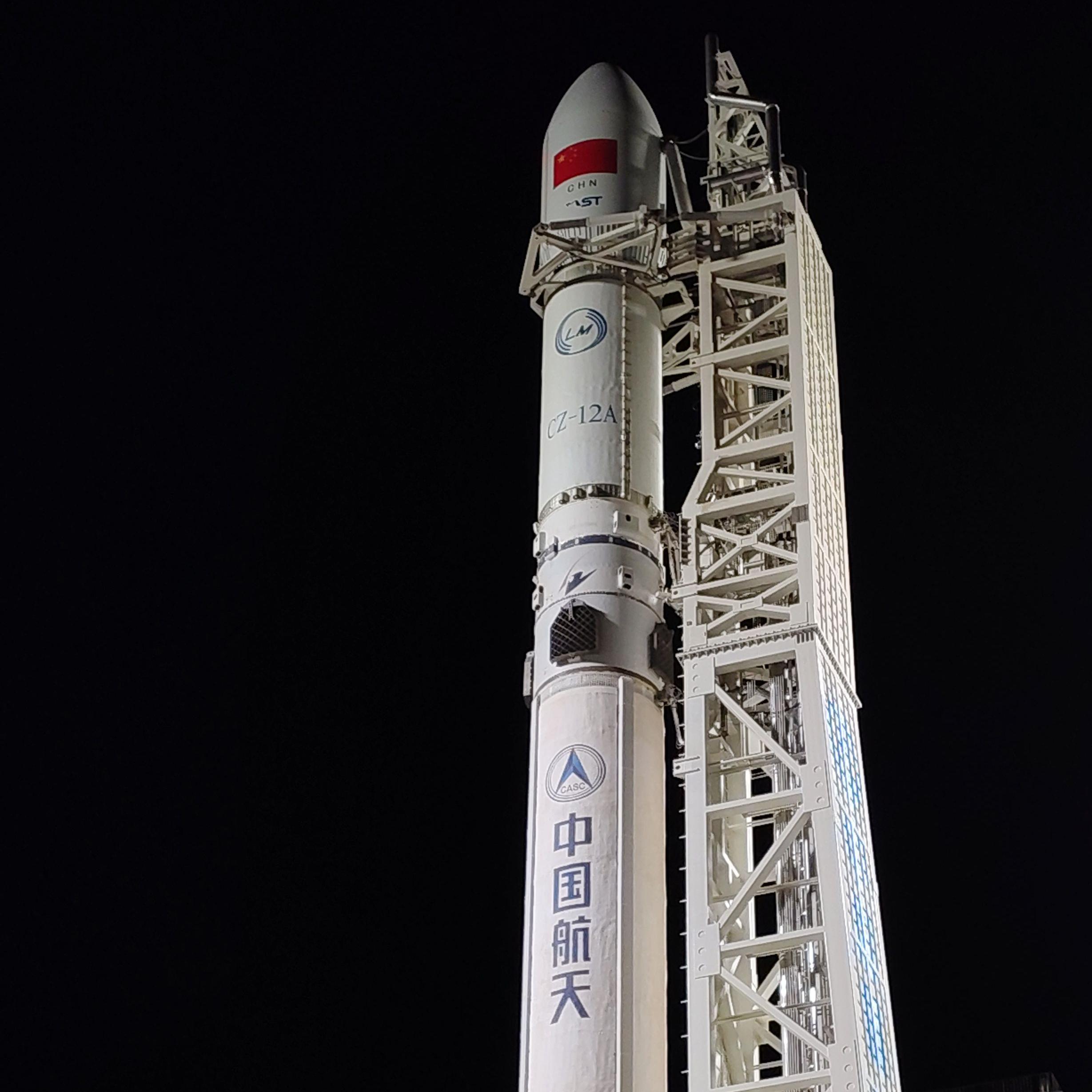 長征十二號甲遙一運載火箭在甘肅酒泉東風商業航天創新試驗區等候發射（21/12/2025）