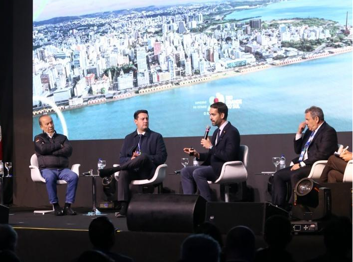 Governadores durante debate