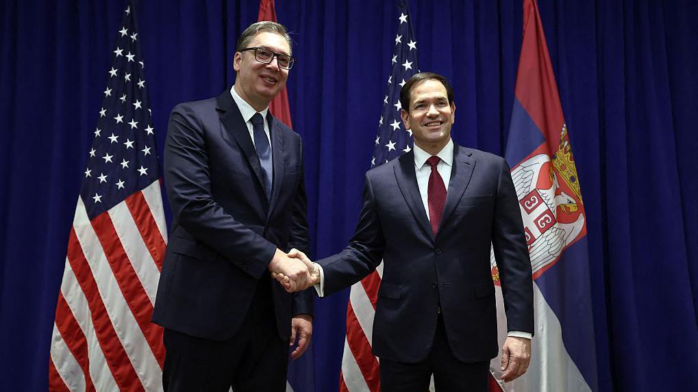 'Simbolika ili promene': Šta bi Srbiji mogao da donese strateški dijalog sa SAD 1 Predsednik Srbije Aleksandar Vučić i američki državni sekretar Marko Rubio