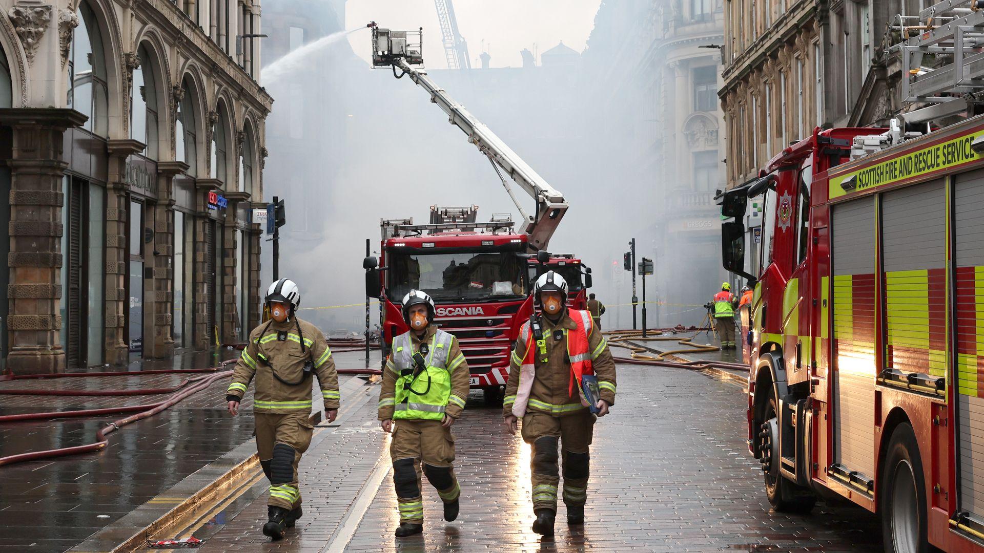 All trains cancelled at Glasgow Central Station as huge fire destroys neighbouring building