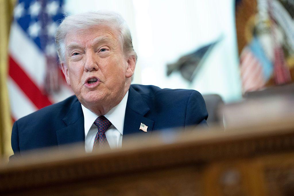 ترامب: سنخرج من إيران سريعاً ونعود لشن ضربات إذا لزم الأمر 