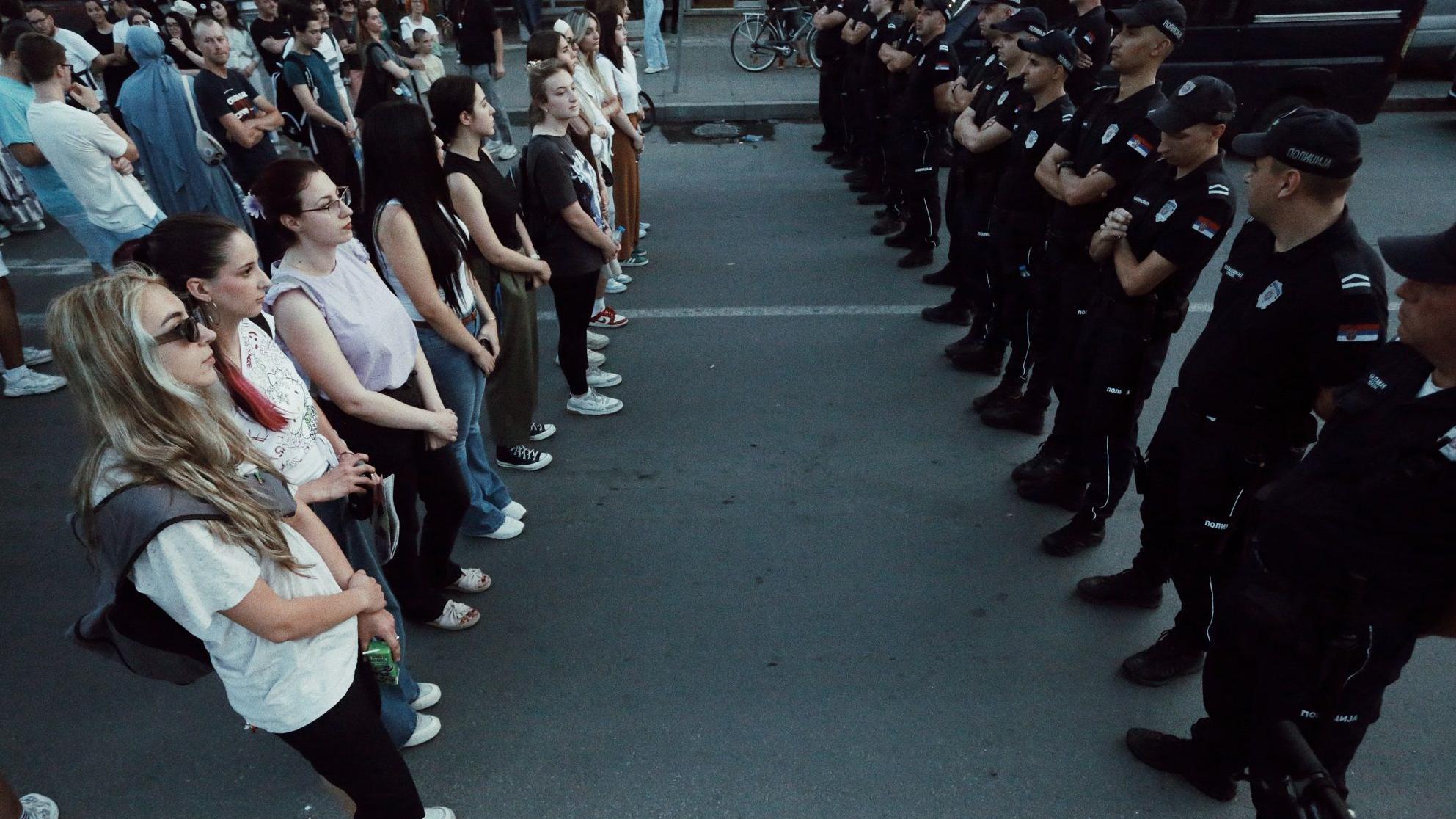 Demonstranti i policija u Novom Pazaru