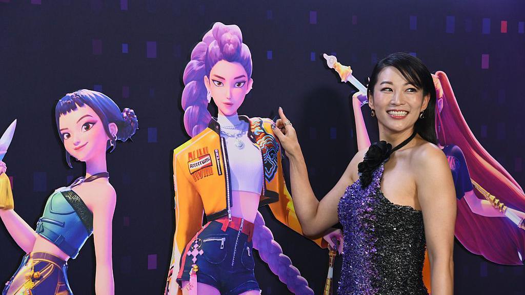 Arden Cho asiste a la proyección especial de 