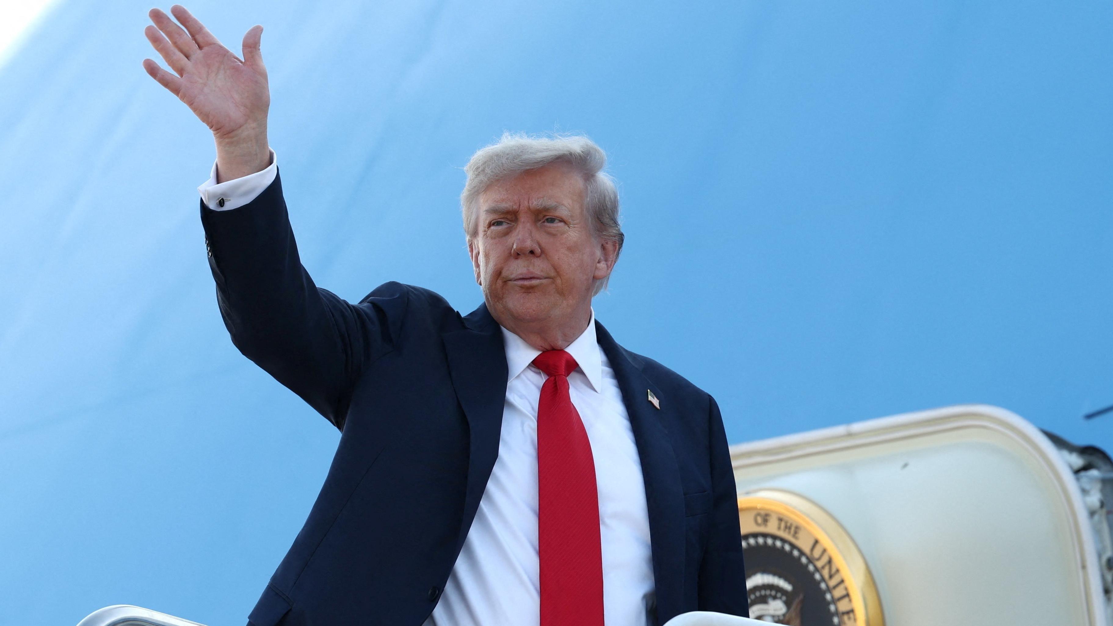 'HIGH STAKES!!!' Trump posts as he heads to Alaska for Ukraine talks with Putin