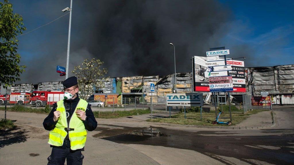 Poland says Russia recruited arsonists for Warsaw fire on social media