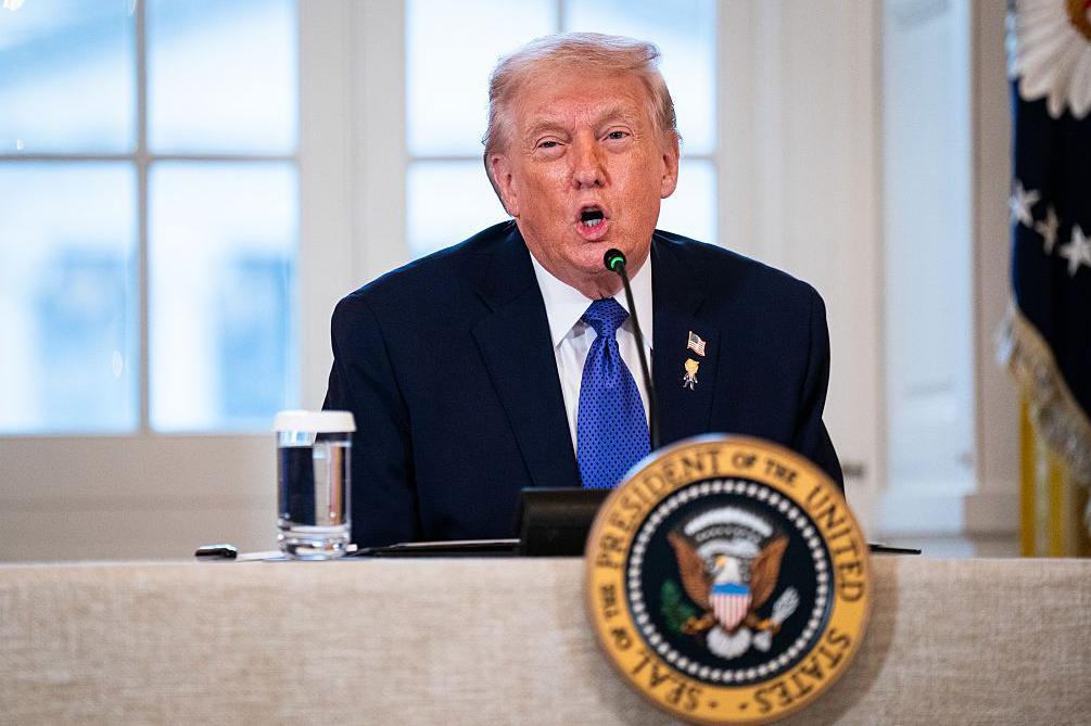 نفط فنزويلا: ترامب يسعى لاستثمارات بـ 100 مليار دولار، ورئيس "إكسون" يصف البلاد بـ "غير قابلة للاستثمار" 