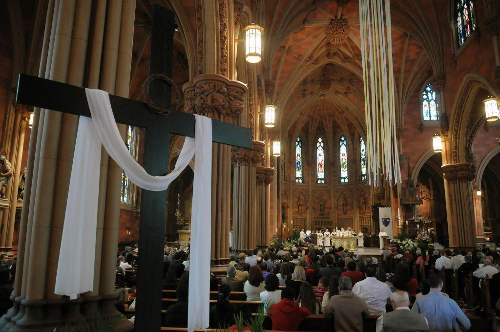 Una vista de una iglesia en EE.UU. durante la misa de Pascua de 2012.