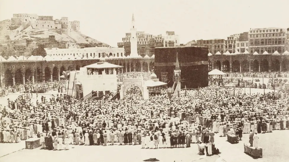 صورة للمسجد الحرام من القرن التاسع عشر