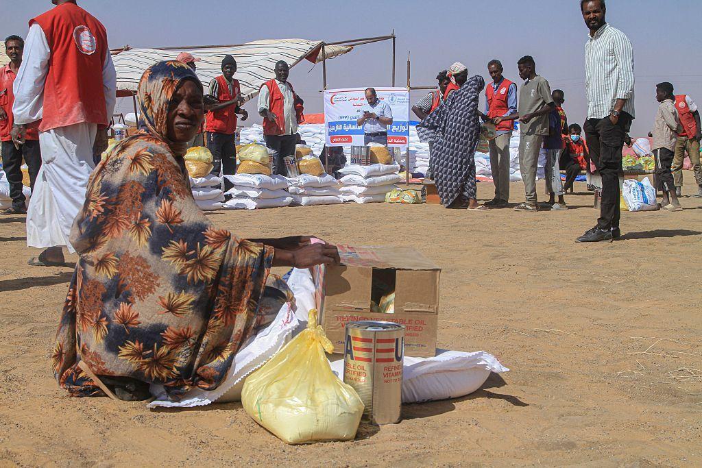 Una mujer en un campo de refugiados sudaneses