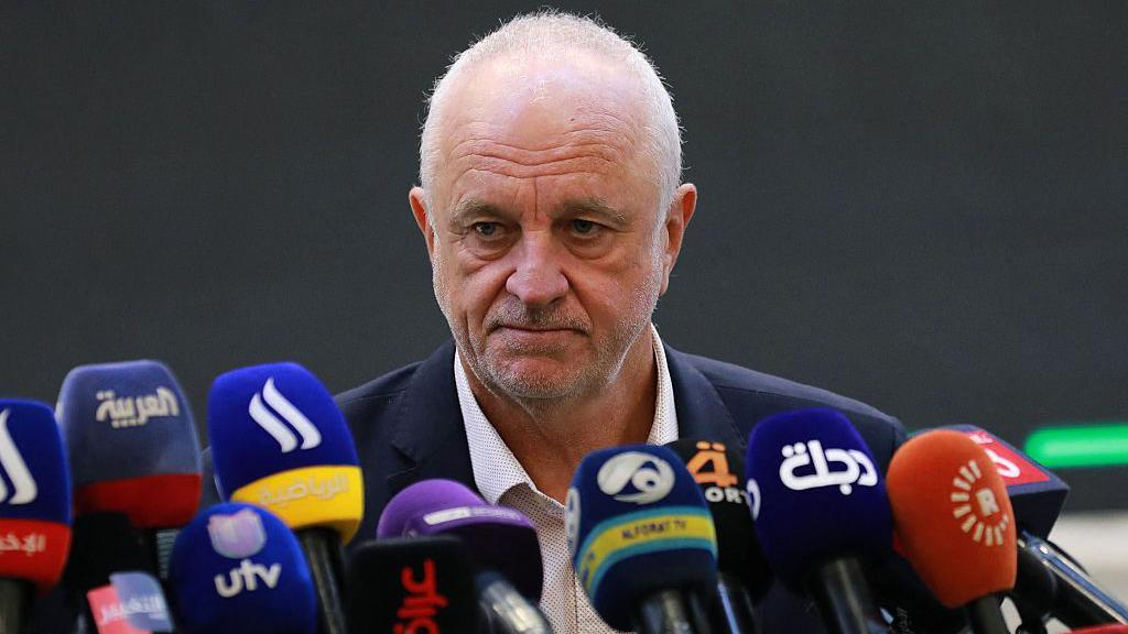 المدير الفني لمنتخب العراق لكرة القدم الأسترالي غراهام أرنولد في مؤتمر صحافي