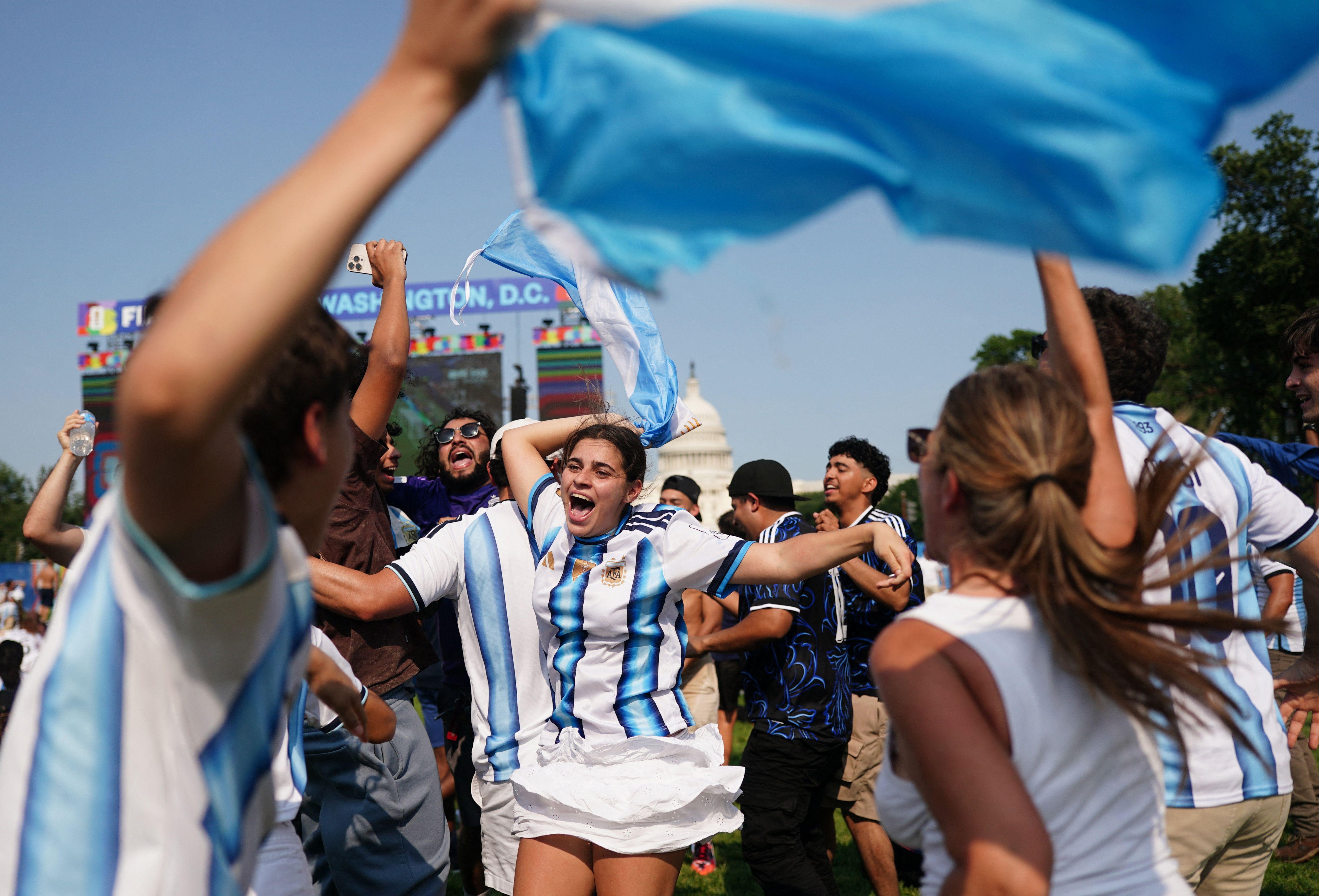 Argentini preti kazna zbog transparenta, ludnica u Buenos Ajresu - u fotografijama 15 argentina, argentinski navijači