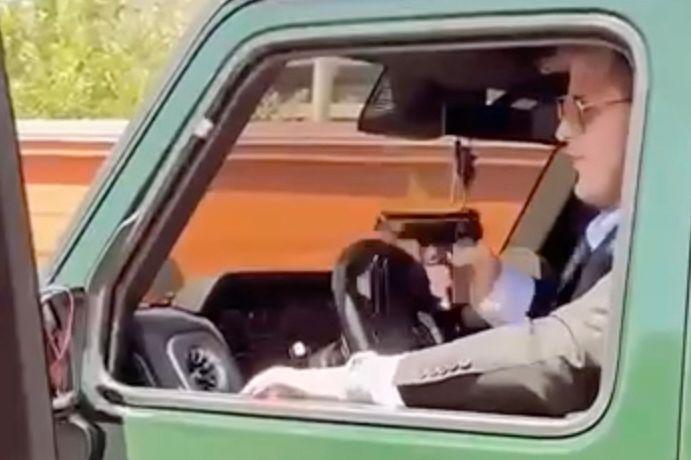 Адам Кадиров їде на своє весілля в салоні нового автомобіля Mercedes-Benz G-Class