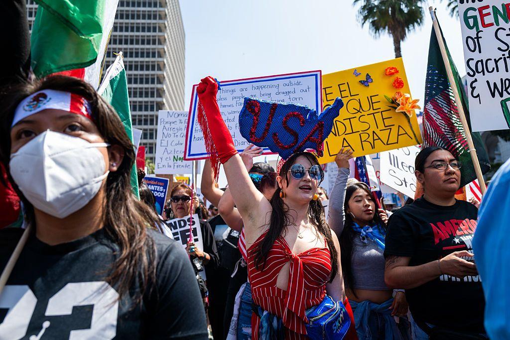 Anti-Trump protesters rally across US ahead of presidents military parade