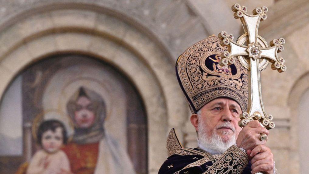Armenias PM accuses head of Church of fathering child in febrile political row