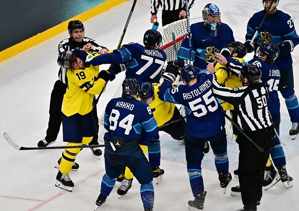 utakmica finske i švedske u hokeju na ledu na zimskim olimpijskim igrama, tuča u hokeju na ledu