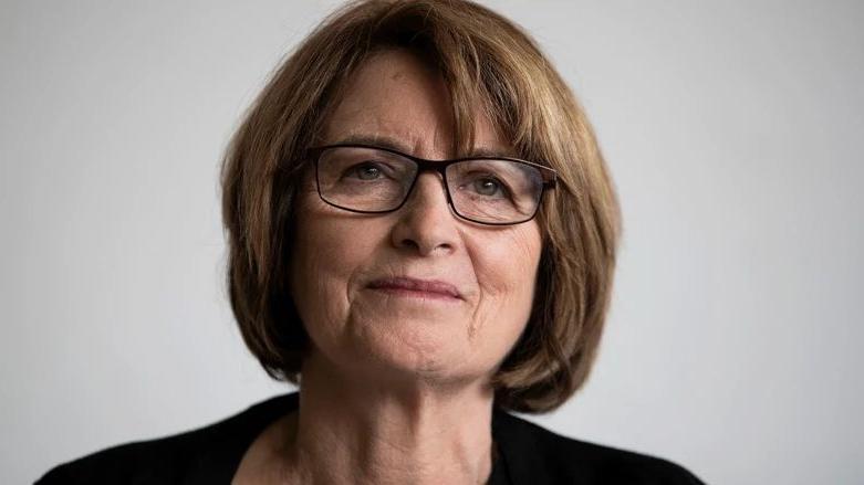 تقول الديم لويز إلمان إن الأحداث الأخيرة دفعتها إلى تبني موقف أكثر ثباتاً في دعم إسرائيل، وتضيف: "أدرك تماماً أن عدداً من الناس، وخاصة الشباب، ينظرون إلى هذا الأمر بطريقة مختلفة"