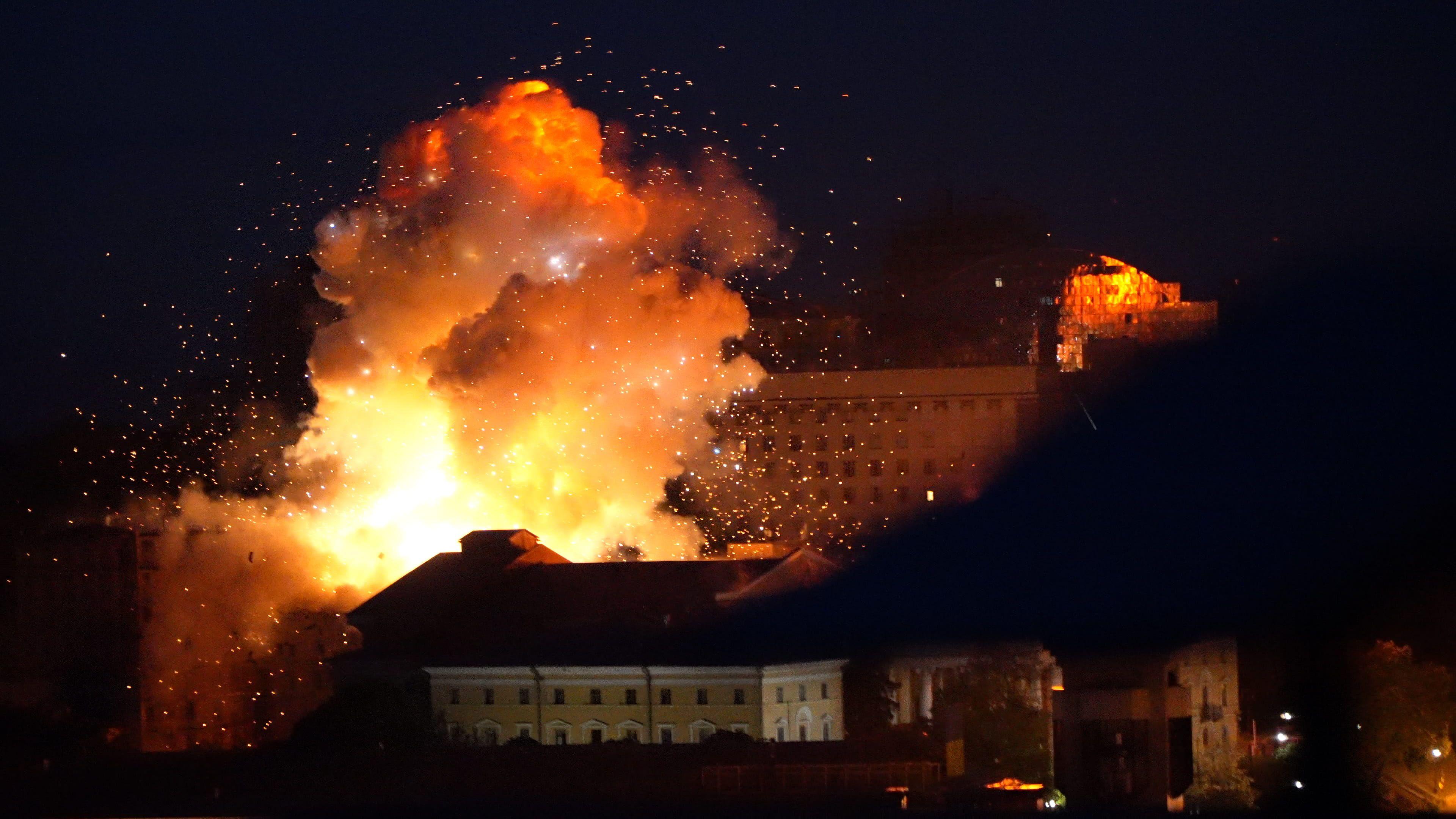 Una explosión en un edificio de Kyiv