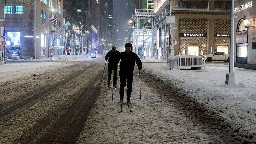 More than 5,000 flights cancelled as major snow storm blasts US north-east