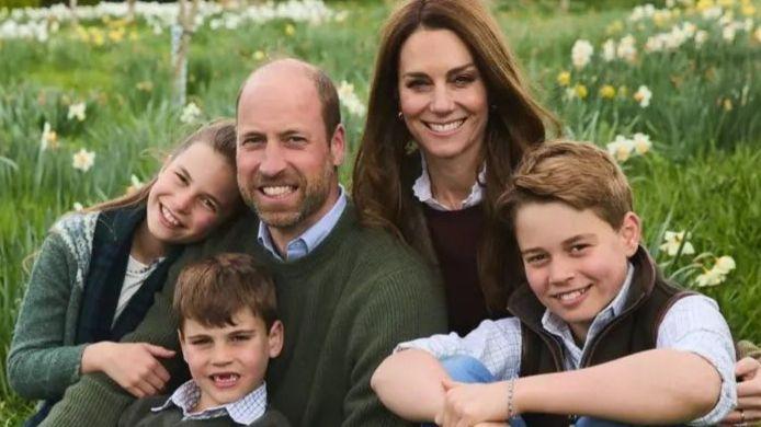Royal Christmas cards have a touchy-feely look this year