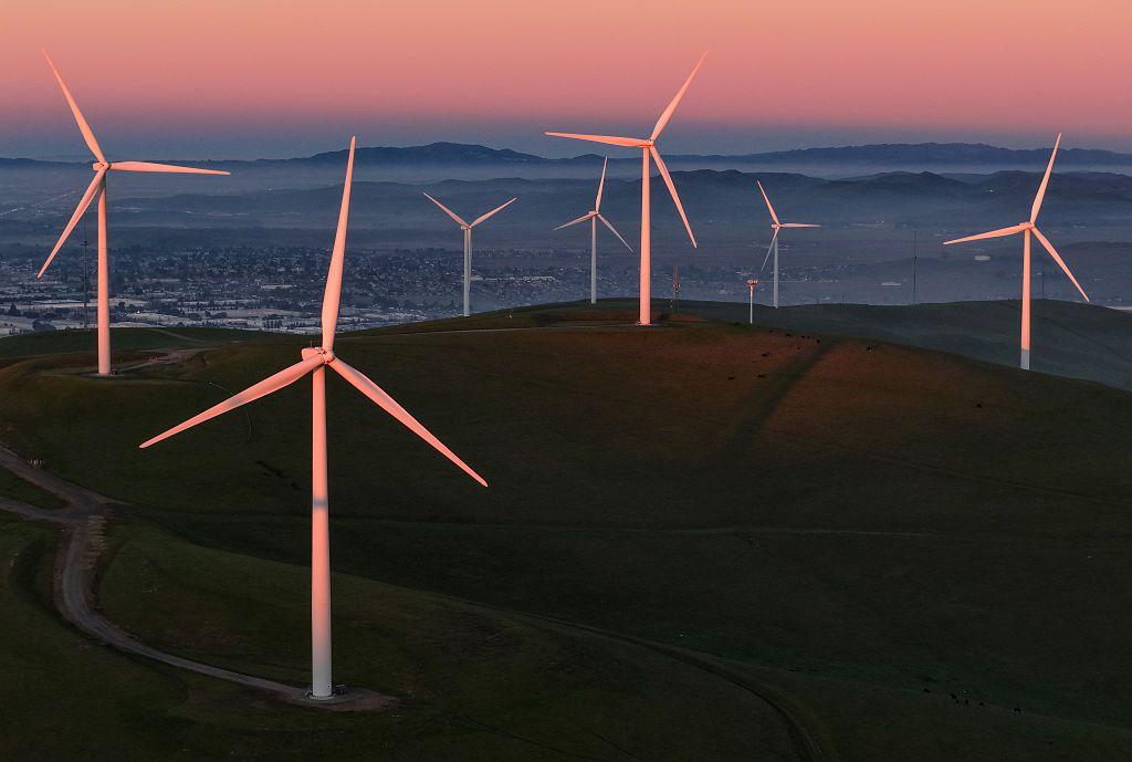 Durante su discurso de más de una hora Trump también criticó la energía eólica