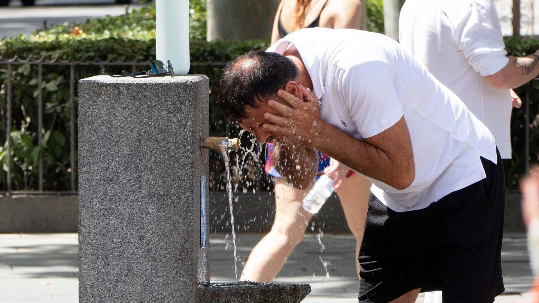 Red heat alerts issued in France, Italy and Spain as 40C temperatures forecast