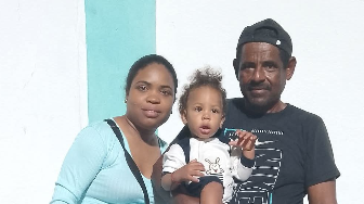 En esta foto familiar se ve a Kleiber con su madre, Ana Luz, y su padre, Carlos; ambos continúan desaparecidos.
