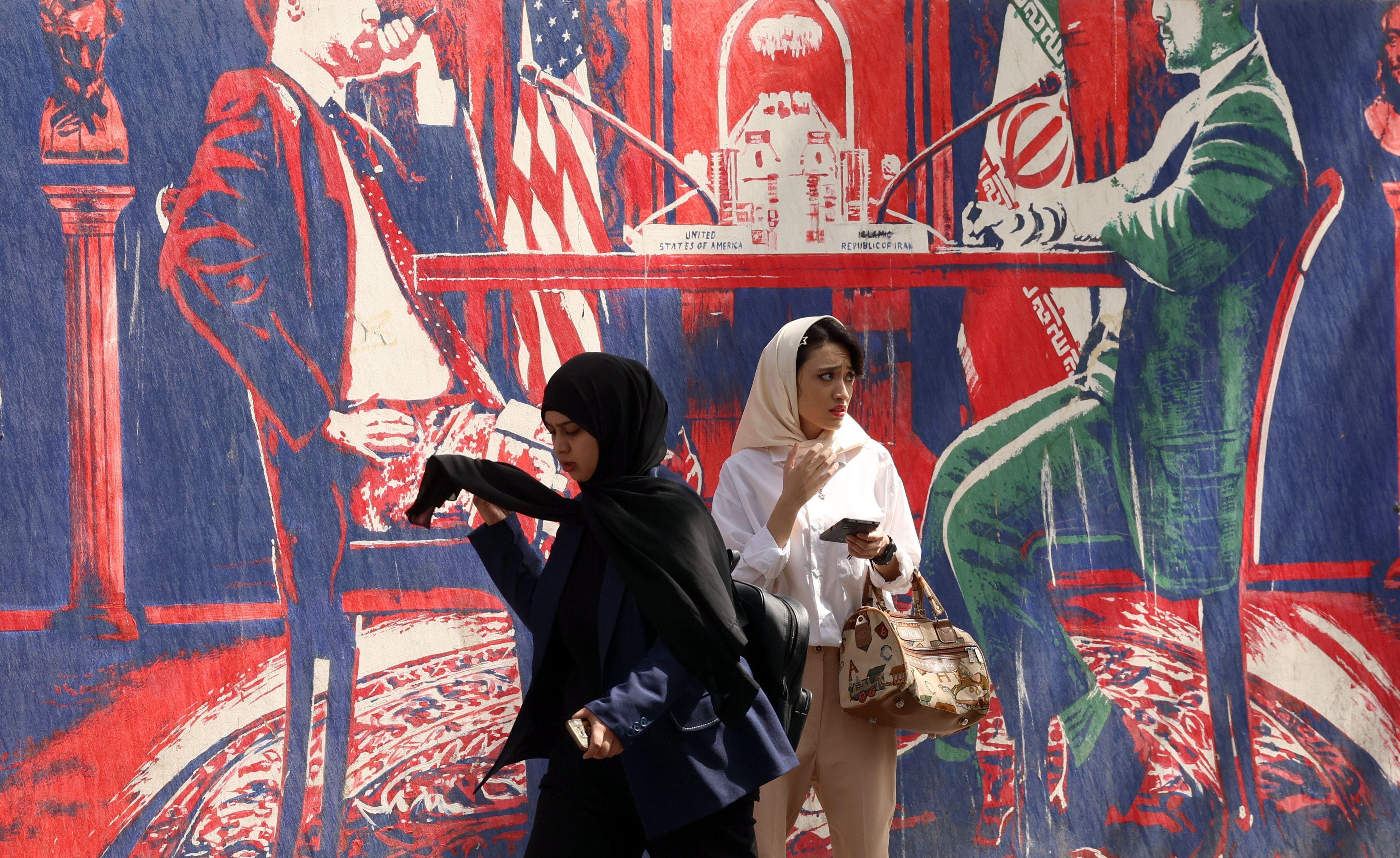 جولة رابعة "أكثر جدية" من المحادثات النووية الإيرانية في عُمان، وإسرائيل تصف طهران بـ "أخطر دولة في العالم"