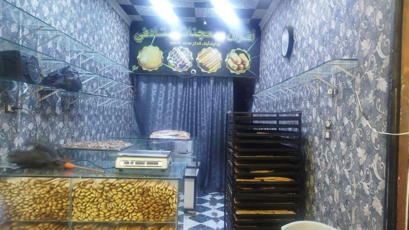 متجر الحلويات الذي يديره مهند مع شقيقه في إدلب