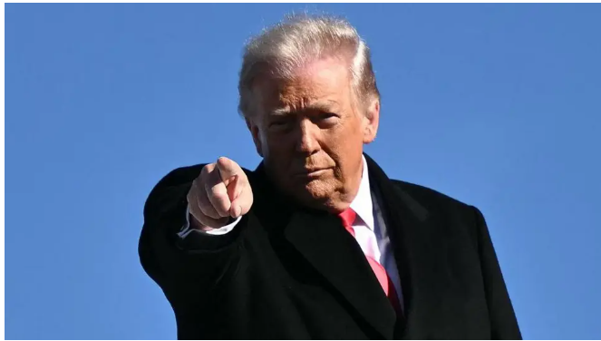 ترامب يؤكد أن الولايات المتحدة ستنفذ "بنسبة 100 في المئة" تهديداتها بفرض رسوم جمركية إذا لم يتم التوصل إلى اتفاق بشأن غرينلاند 